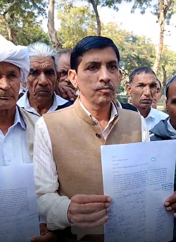 फतेहाबाद। सीएम से मिलने आए जांडवाला बागड़ के किसान। फतेहाबाद। सीएम से मिलने आए जांडवाला बागड़ के किसान।