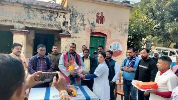 अररिया फोटो:विधायक का अस्पताल प्रबंधन की ओर से स्वागत अररिया फोटो:विधायक का अस्पताल प्रबंधन की ओर से स्वागत
