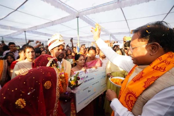 मुख्यमंत्री साय 251 कुण्डीय गायत्री महायज्ञ में शामिल हुए मुख्यमंत्री साय 251 कुण्डीय गायत्री महायज्ञ में शामिल हुए