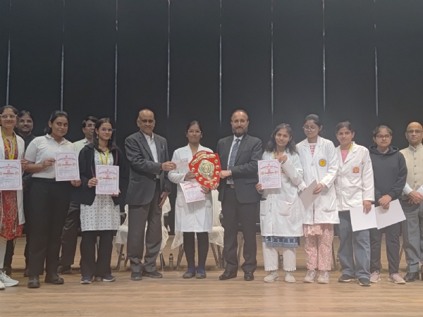 उत्कृष्ट परिणामों के लिए एमजीयूजी के छात्रों को प्रदान की गई योग्यता छात्रवृत्ति* उत्कृष्ट परिणामों के लिए एमजीयूजी के छात्रों को प्रदान की गई योग्यता छात्रवृत्ति*