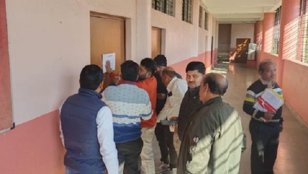 खालसा कॉलेज का दफ्तर सील खालसा कॉलेज का दफ्तर सील