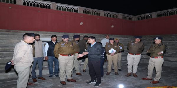 कमिश्नर सचिन मित्तल का मेट्रो स्टेशनों का दौरा,सुरक्षा व्यवस्था मजबूत करने पर जोर