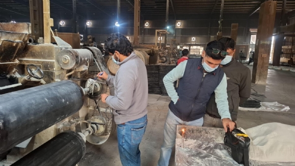 The district administration sealed Eastman and Kohinoor tyre factories that were causing pollution. The district administration sealed Eastman and Kohinoor tyre factories that were causing pollution.