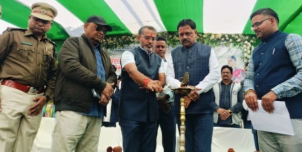 कार्यक्रम की तस्वीर कार्यक्रम की तस्वीर