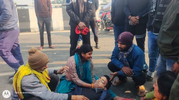 रोते बिलखते परिजन रोते बिलखते परिजन