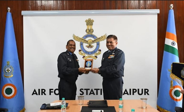वायु अफसर कमांडिंग-इन-चीफ दक्षिण पश्चिम वायु कमान ने किया वायु सेना स्टेशन जयपुर का दौरा किया वायु अफसर कमांडिंग-इन-चीफ दक्षिण पश्चिम वायु कमान ने किया वायु सेना स्टेशन जयपुर का दौरा किया