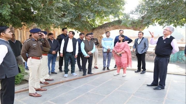 अधिकारियों ने लिया  तैयारियों का जायजा