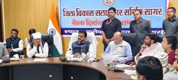 उप मुख्यमंत्री शुक्ल ने सरकार के 2 वर्ष पूर्ण होने पर प्रेसवार्ता को किया संबोधित उप मुख्यमंत्री शुक्ल ने सरकार के 2 वर्ष पूर्ण होने पर प्रेसवार्ता को किया संबोधित