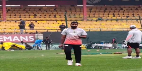 अभ्यास के दौरान तेज गेंदबाज जसप्रीत बुमराह। अभ्यास के दौरान तेज गेंदबाज जसप्रीत बुमराह।