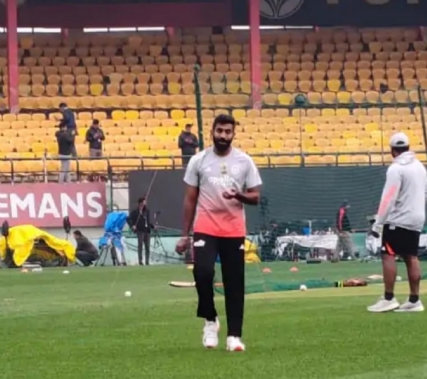 अभ्यास के दौरान तेज गेंदबाज जसप्रीत बुमराह। अभ्यास के दौरान तेज गेंदबाज जसप्रीत बुमराह।