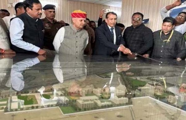 निर्माणाधीन एम्स का जायजा लेते हुए केंद्रीय राज्य मंत्री राव इंद्रजीत सिंह। निर्माणाधीन एम्स का जायजा लेते हुए केंद्रीय राज्य मंत्री राव इंद्रजीत सिंह।