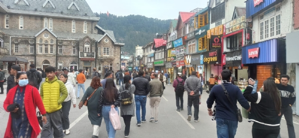 शिमला में बादल