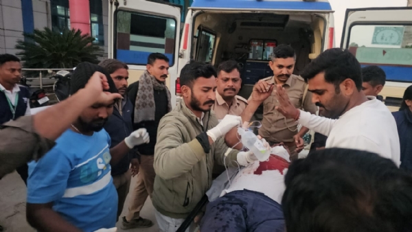 अंबाजी के पास आदिवासी गांवों में हिंसक झड़प, अंबाजी के पास आदिवासी गांवों में हिंसक झड़प,