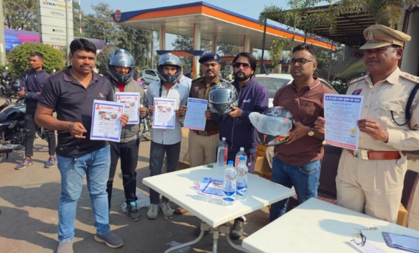 पुलिस द्वारा सघन वाहन चेकिंग पुलिस द्वारा सघन वाहन चेकिंग