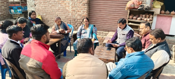 एसआइआर को लेकर बूथों का निरीक्षण करते भाजपा महानगर प्रभारी मोहन लाल सैनी। एसआइआर को लेकर बूथों का निरीक्षण करते भाजपा महानगर प्रभारी मोहन लाल सैनी।