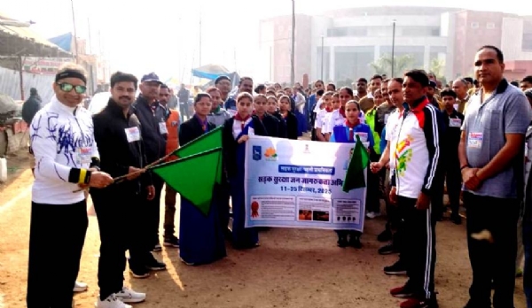 सुरक्षित सफर के लिए यातायात नियमों को अपनाने का आग्रह सुरक्षित सफर के लिए यातायात नियमों को अपनाने का आग्रह