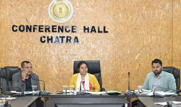 बैठक में शामिल डीसी बैठक में शामिल डीसी