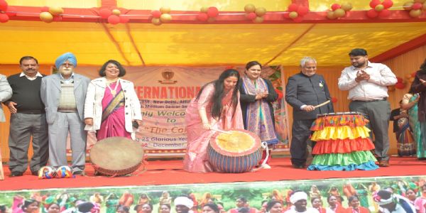 शि‍क्षक छात्रों को शिक्षित करने के साथ बनाएं संस्कारवान : राजेश्वरी