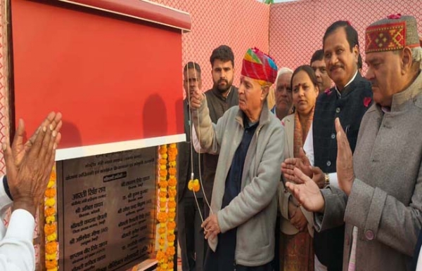 हनुमान मंदिर व धर्मशाला का शिलान्यास करते हुए केंद्रीय मंत्री राव इंद्रजीत सिंह। हनुमान मंदिर व धर्मशाला का शिलान्यास करते हुए केंद्रीय मंत्री राव इंद्रजीत सिंह।