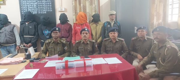 तिलमी से अपहृत दो लोगों को पुलिस ने पांच घंटे में सकुशल बरामद किया, छह आरोपी गिरफ्तार तिलमी से अपहृत दो लोगों को पुलिस ने पांच घंटे में सकुशल बरामद किया, छह आरोपी गिरफ्तार