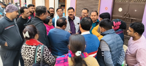 एसआइआर को लेकर बूथों का निरीक्षण करते भाजपा महानगर प्रभारी मोहन लाल सैनी। एसआइआर को लेकर बूथों का निरीक्षण करते भाजपा महानगर प्रभारी मोहन लाल सैनी।