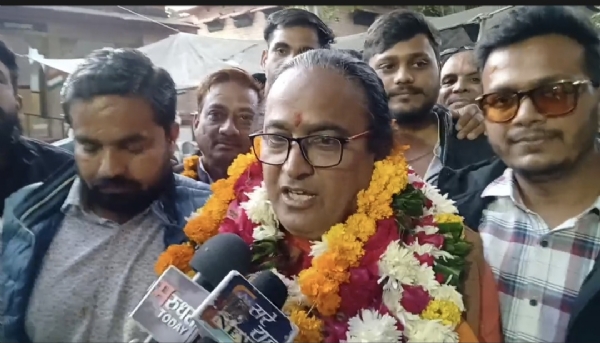 अधिवक्ताओं का सम्मान बरकरार रखे जाने की होगी प्राथमिकता— योगेंद्र ओझा अधिवक्ताओं का सम्मान बरकरार रखे जाने की होगी प्राथमिकता— योगेंद्र ओझा