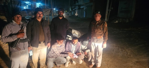 पकड़े गए हेरोइन तस्कर। पकड़े गए हेरोइन तस्कर।