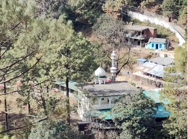 भवाली की विवादों में आई मस्जिद। भवाली की विवादों में आई मस्जिद।