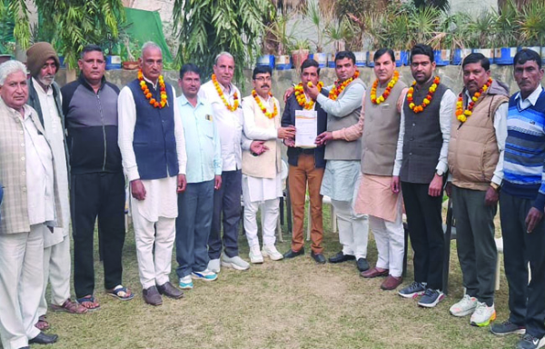 सोनीपत: नरेश कुमार को भाजपा एस सी मोर्चा का जिला अध्यक्ष का स्वागत करते हुए जिला अध्यक्ष बिजेंद्र मलिक सोनीपत: नरेश कुमार को भाजपा एस सी मोर्चा का जिला अध्यक्ष का स्वागत करते हुए जिला अध्यक्ष बिजेंद्र मलिक