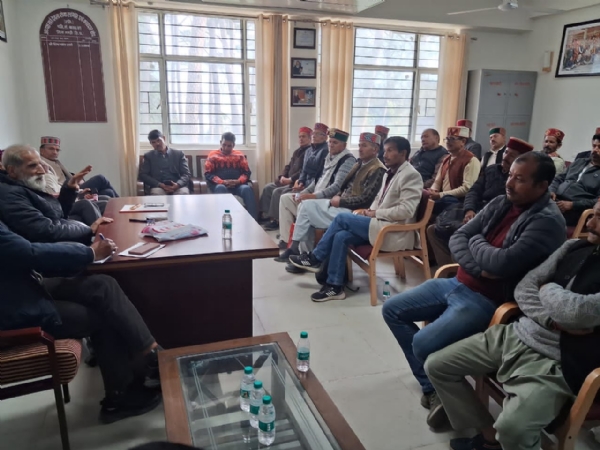 सर्व देवता सेवा समिति की बैठक अध्यक्ष करते हुए शिव पाल शर्मा। सर्व देवता सेवा समिति की बैठक अध्यक्ष करते हुए शिव पाल शर्मा।