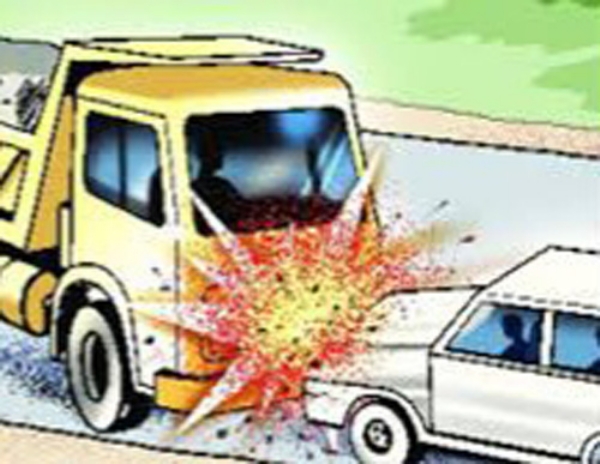 बास्तानार घाट में कार-ट्रक की भिड़ंत में कार सवार 5 घायल बास्तानार घाट में कार-ट्रक की भिड़ंत में कार सवार 5 घायल