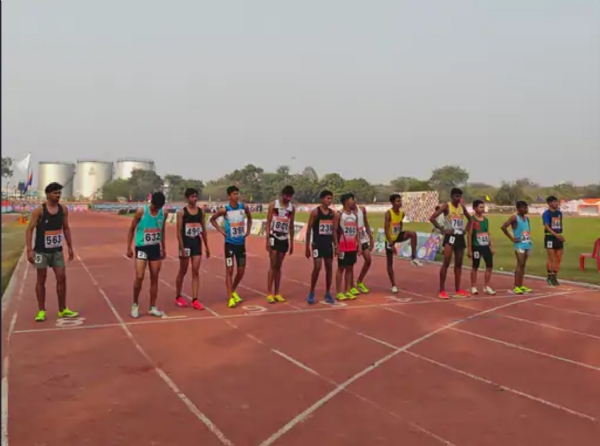 प्रतियोगिता में हिस्सा लेने वाले छात्र प्रतियोगिता में हिस्सा लेने वाले छात्र