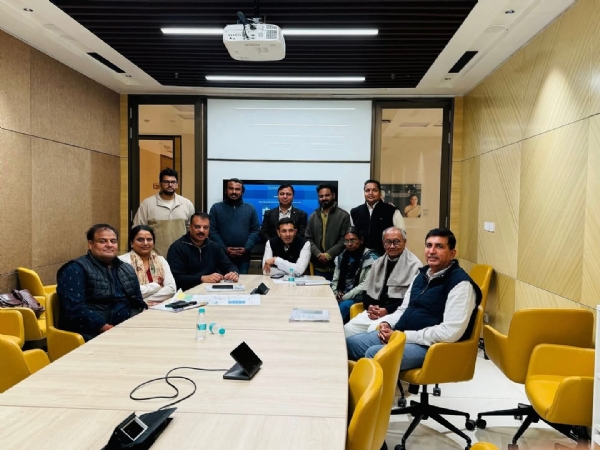 कांग्रेस के दिल्ली मुख्यालय में हुई बैठक में शामिल हुए मप्र के नेता कांग्रेस के दिल्ली मुख्यालय में हुई बैठक में शामिल हुए मप्र के नेता