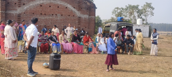 सीएनआई चर्च तोरपा मण्डली में क्रिसमस गैदरिंग सह ख्रीस्तीय मिलन समारोह सीएनआई चर्च तोरपा मण्डली में क्रिसमस गैदरिंग सह ख्रीस्तीय मिलन समारोह