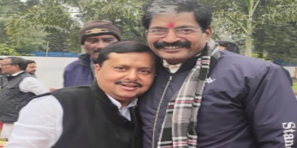 नितिन नबीन को भाजपा के राष्ट्रीय कार्यकारी अध्यक्ष नियुक्त होने पर बधाई देते दीपक अभिषेक नितिन नबीन को भाजपा के राष्ट्रीय कार्यकारी अध्यक्ष नियुक्त होने पर बधाई देते दीपक अभिषेक