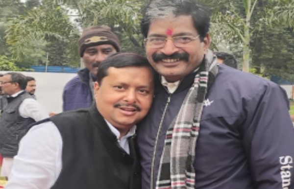 नितिन नबीन को भाजपा के राष्ट्रीय कार्यकारी अध्यक्ष नियुक्त होने पर बधाई देते दीपक अभिषेक नितिन नबीन को भाजपा के राष्ट्रीय कार्यकारी अध्यक्ष नियुक्त होने पर बधाई देते दीपक अभिषेक