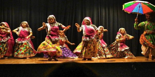 मध्य प्रदेश उत्सव में लोक नृत्यों की हुई मनमोहन प्रस्तुति मध्य प्रदेश उत्सव में लोक नृत्यों की हुई मनमोहन प्रस्तुति