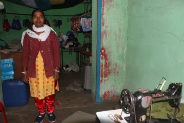 पीड़ित दुकानदार पीड़ित दुकानदार