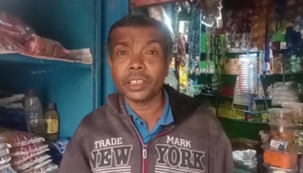 पीड़ित दुकानदार पीड़ित दुकानदार