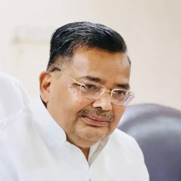 संस्कृति एवं पर्यटन मंत्री जयवीर सिंह संस्कृति एवं पर्यटन मंत्री जयवीर सिंह