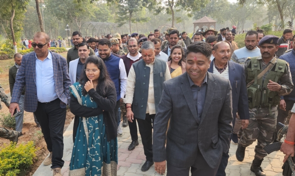 निरीक्षण करते निरीक्षण करते