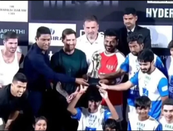 मेसी हैदराबाद के मैदान में मेसी हैदराबाद के मैदान में