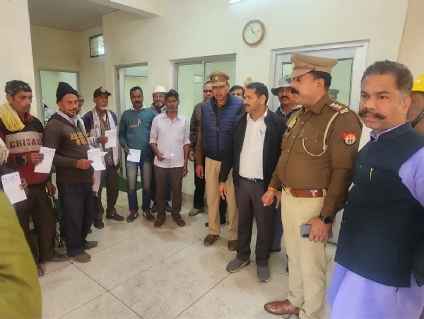 वाहन चालकों संग पुलिस वाहन चालकों संग पुलिस