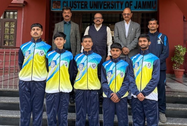 क्लस्टर यूनिवर्सिटी ऑफ़ जम्मू की योगा (पुरुष) टीम ऑल इंडिया इंटर-यूनिवर्सिटी गेम्स के लिए रवाना क्लस्टर यूनिवर्सिटी ऑफ़ जम्मू की योगा (पुरुष) टीम ऑल इंडिया इंटर-यूनिवर्सिटी गेम्स के लिए रवाना