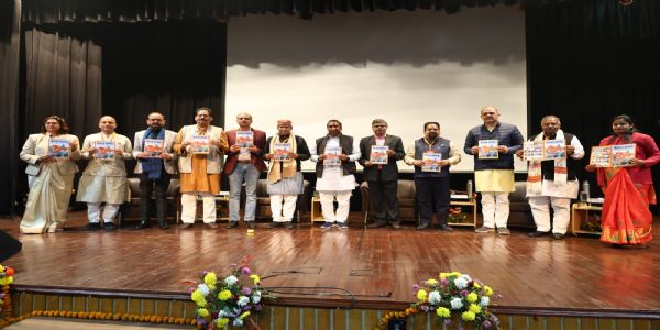 प्रेरणा विमर्श के के ‘नवोत्थान के नए क्षितिज’ कार्यक्रम में  मौजूद लोग