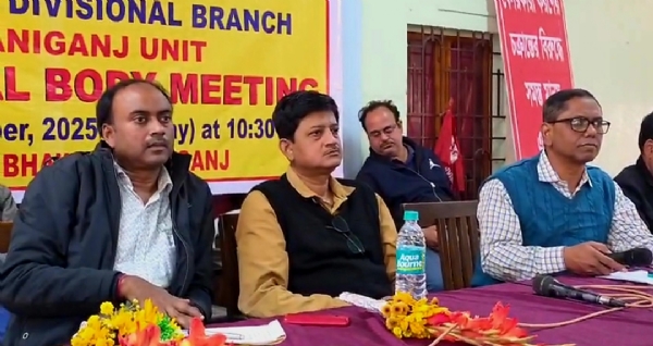 कार्यक्रम में शामिल अधिकारी कार्यक्रम में शामिल अधिकारी