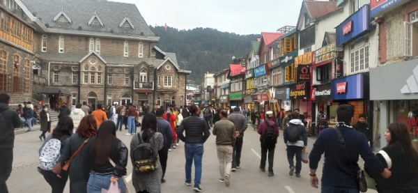 शिमला : सैलानी शिमला : सैलानी