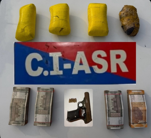 अमृतसर पुलिस द्वारा बरामद हेराेइन व ड्रग मनी