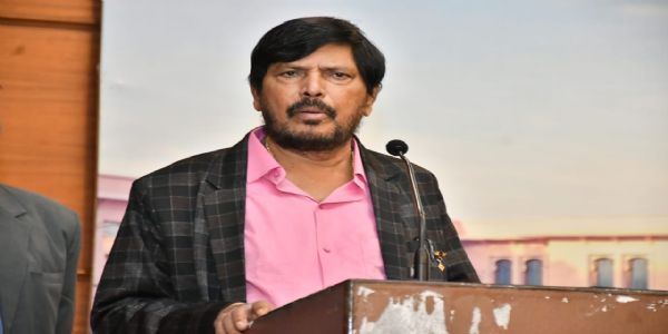 रिपब्लिकन पार्टी ऑफ इंडिया (आठवले) के राष्ट्रीय अध्यक्ष एवं भारत सरकार के सामाजिक न्याय व अधिकारिता राज्यमंत्री रामदास आठवले रिपब्लिकन पार्टी ऑफ इंडिया (आठवले) के राष्ट्रीय अध्यक्ष एवं भारत सरकार के सामाजिक न्याय व अधिकारिता राज्यमंत्री रामदास आठवले