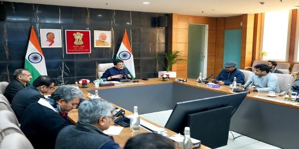 वाणिज्य भवन में एक प्रेस कांफ्रेंस को संबोधित करते पीयूष गोयल